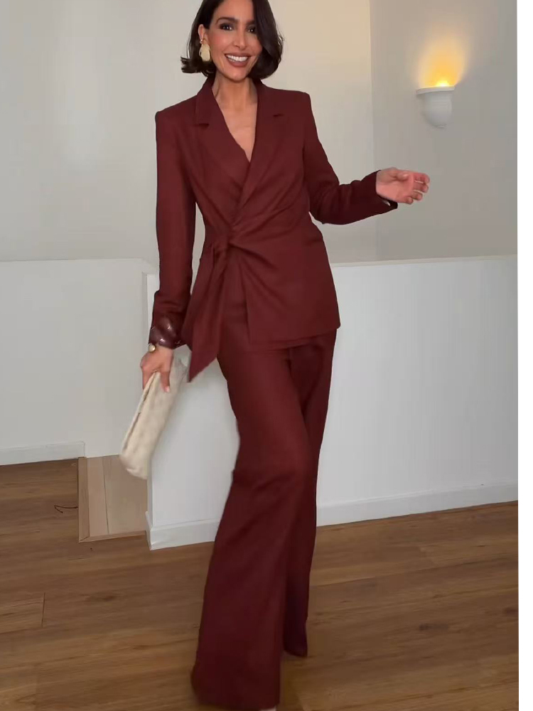Women Formal Wear Blazers - بدلة رسمية أنيقة للسيدات العاملات في
