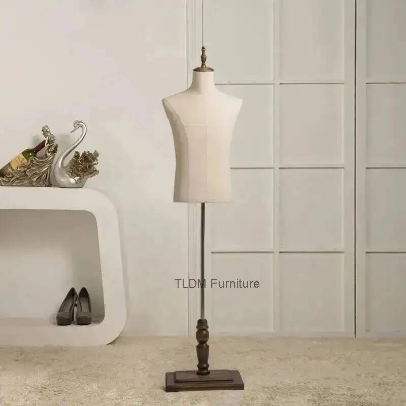 مانيكان عرض بدلات رسمية أنيقة  - مراجعة Women Formal Wear Shop وسعره