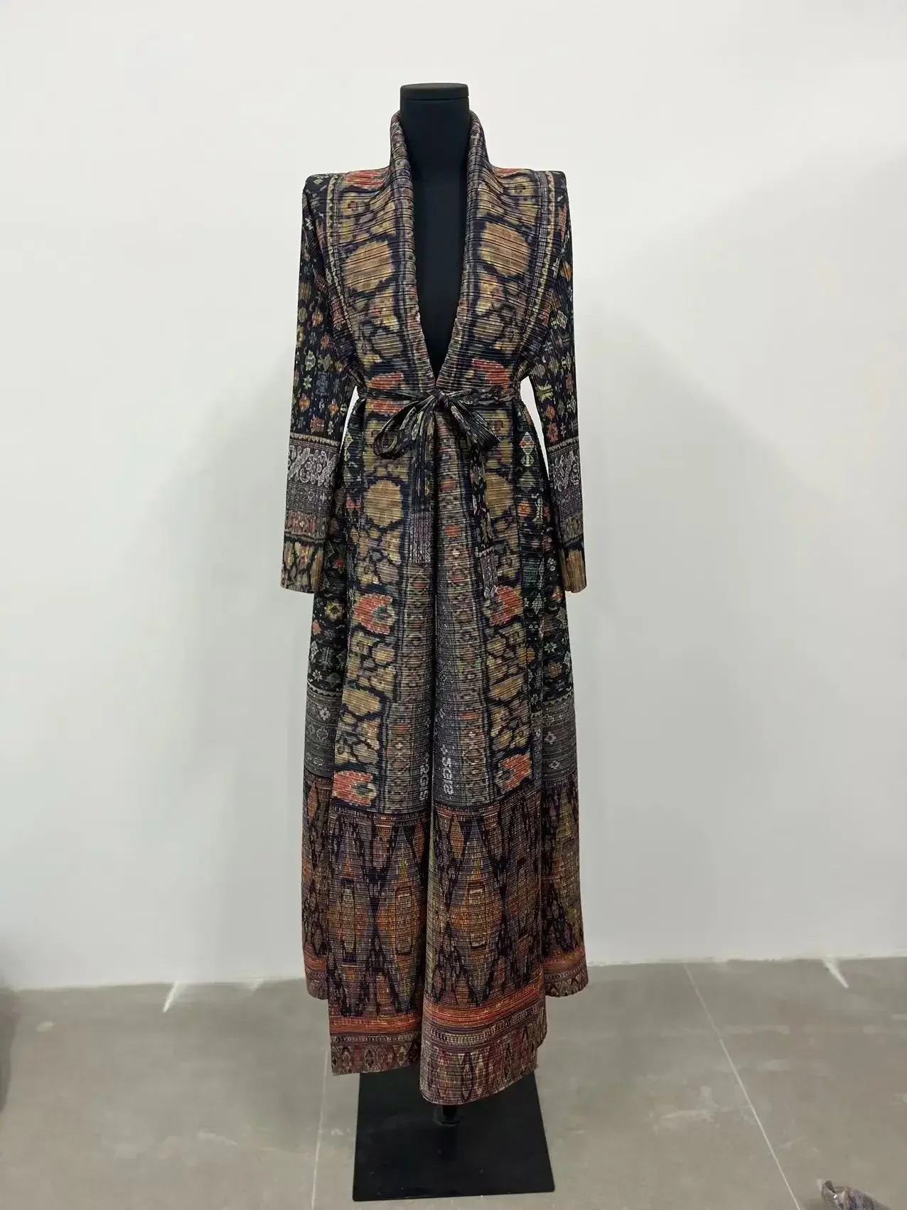 مياكي مطوي طباعة طوي طوق بأكما - مراجعة Trench Coat Formal وسعره
